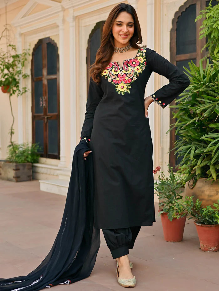 Black Aari Kurta Set
