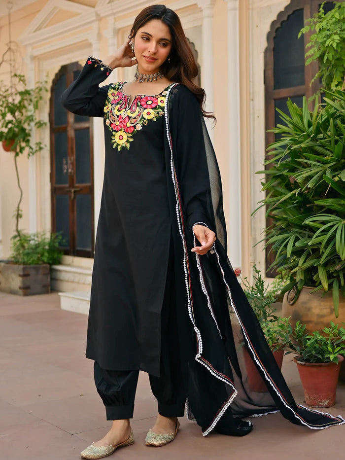 Black Aari Kurta Set