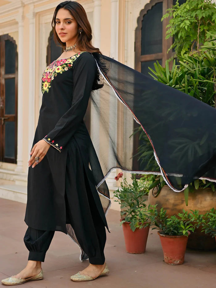 Black Aari Kurta Set