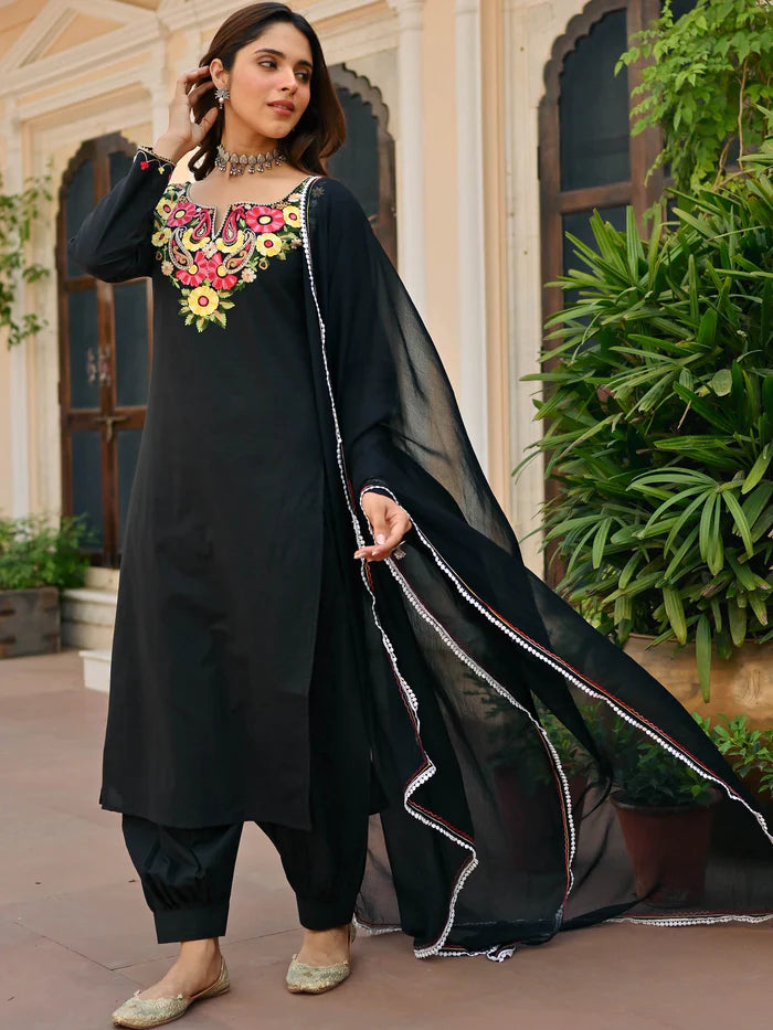 Black Aari Kurta Set
