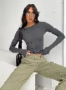 4-model-info-Josephine-us2_3a05c529-fbd3-4fed-97bd-5aaddfa24150_1800x1800.webp