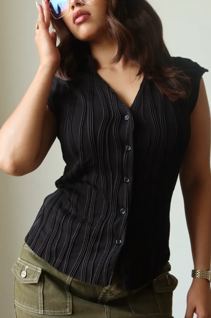 Ripple Effect Fitted Black Shirt